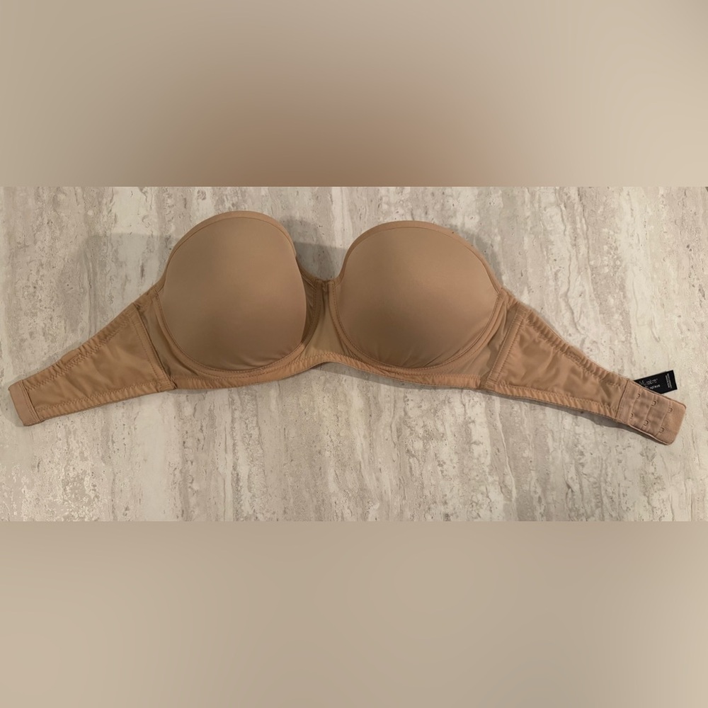 Le Mystere Strapless Nude Bra w nude straps